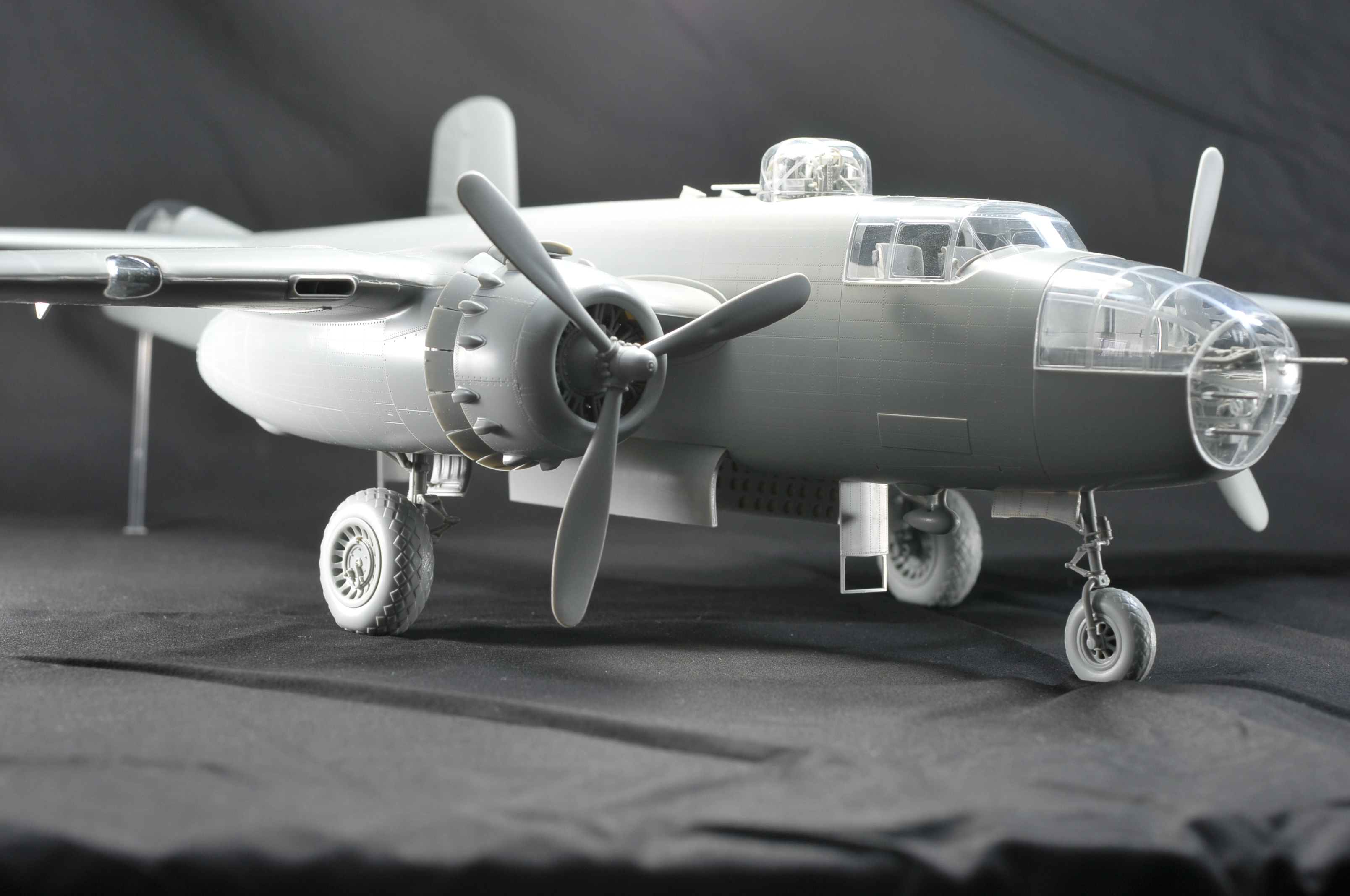 Fixed models 1. B-25h mitchell. hk models mitchell b-25j. hk b-25j mitchell 1/32. 01e024 hk models 1/32 бомбардировщик b-25j mitchell &quot;glass nose&quot; over mto.